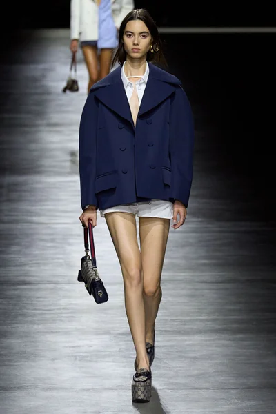Look 30